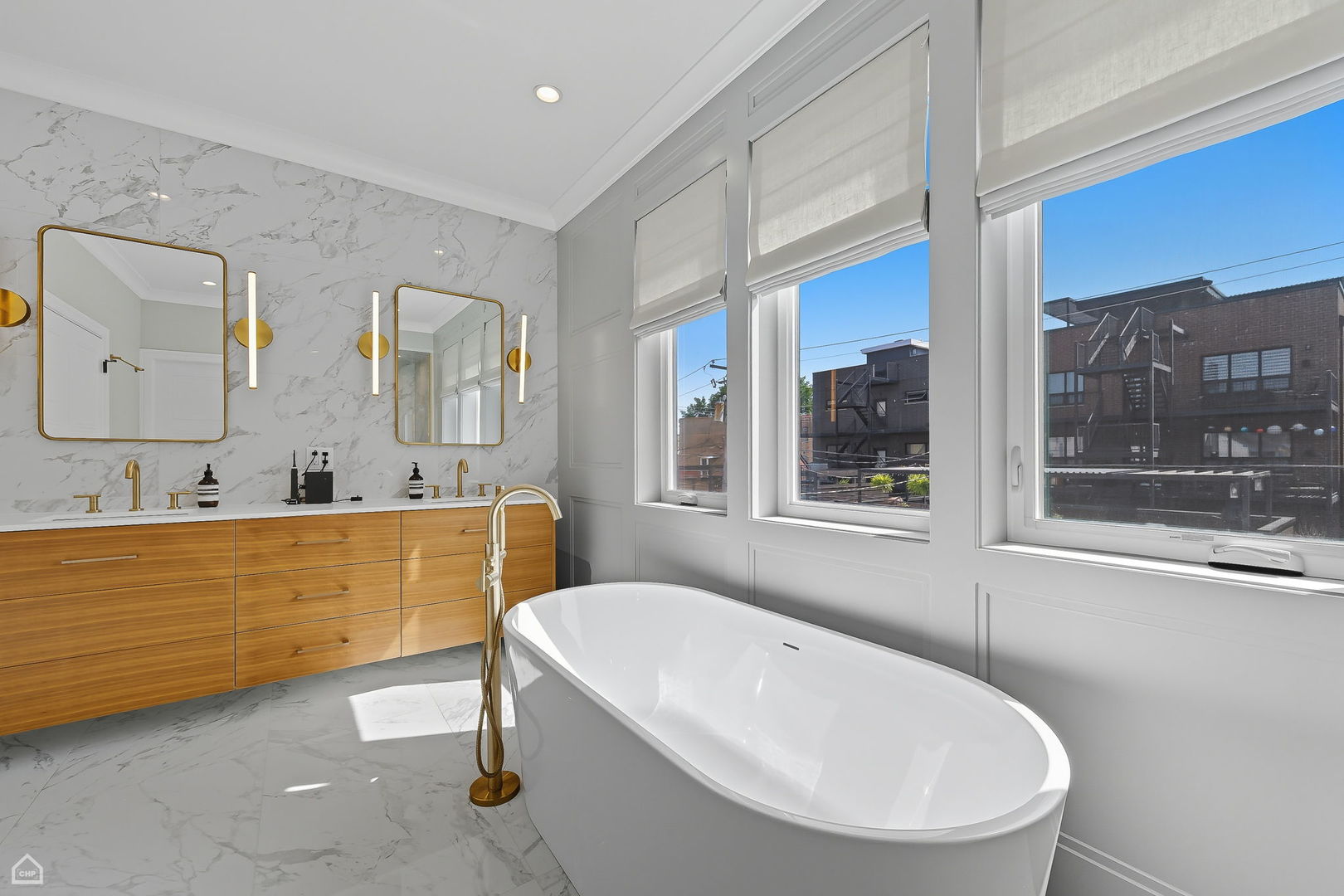 2421 W Belden Avenue