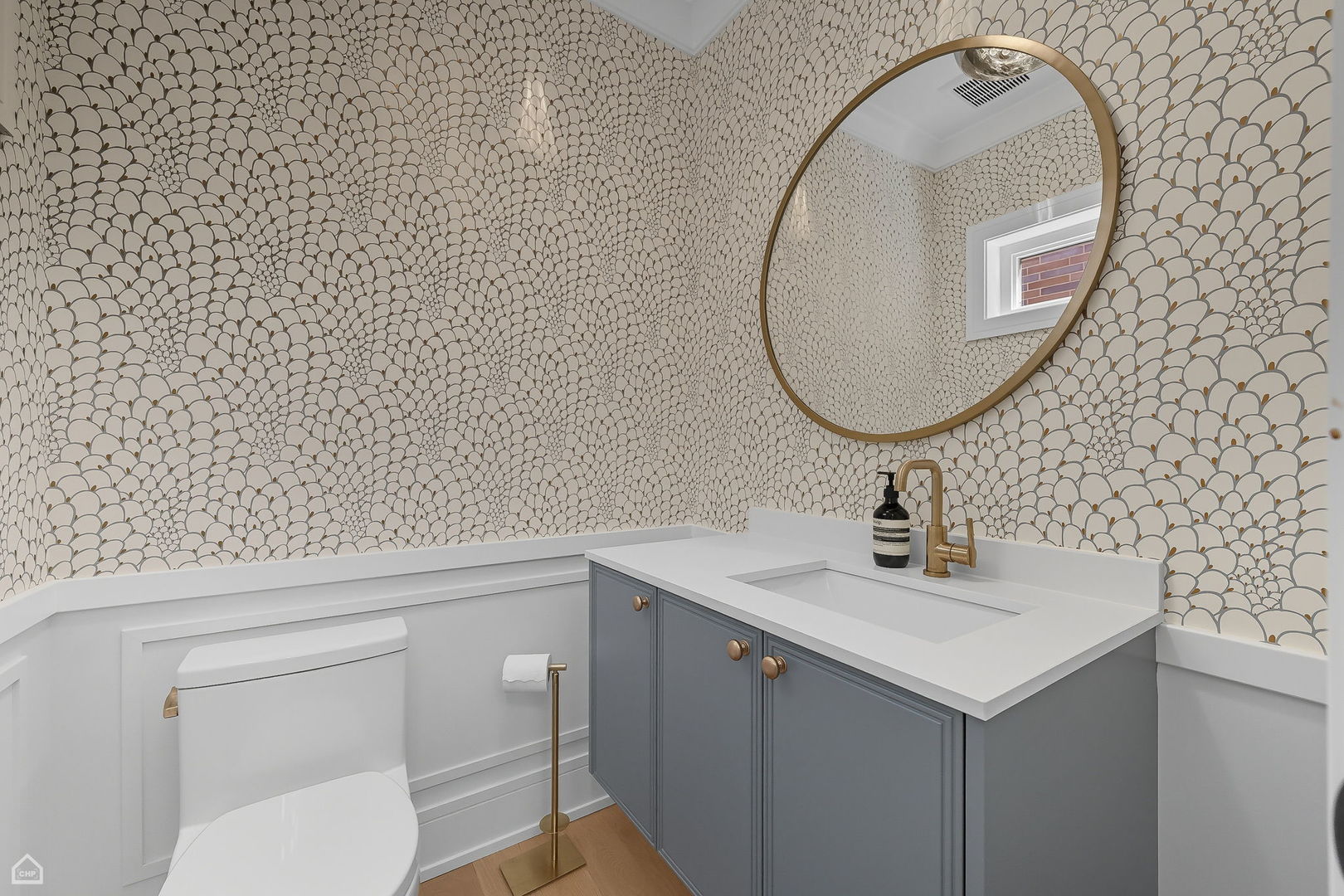 2421 W Belden Avenue