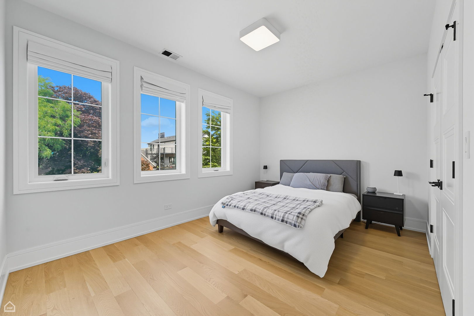 2421 W Belden Avenue