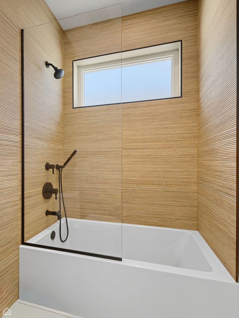 2421 W Belden Avenue