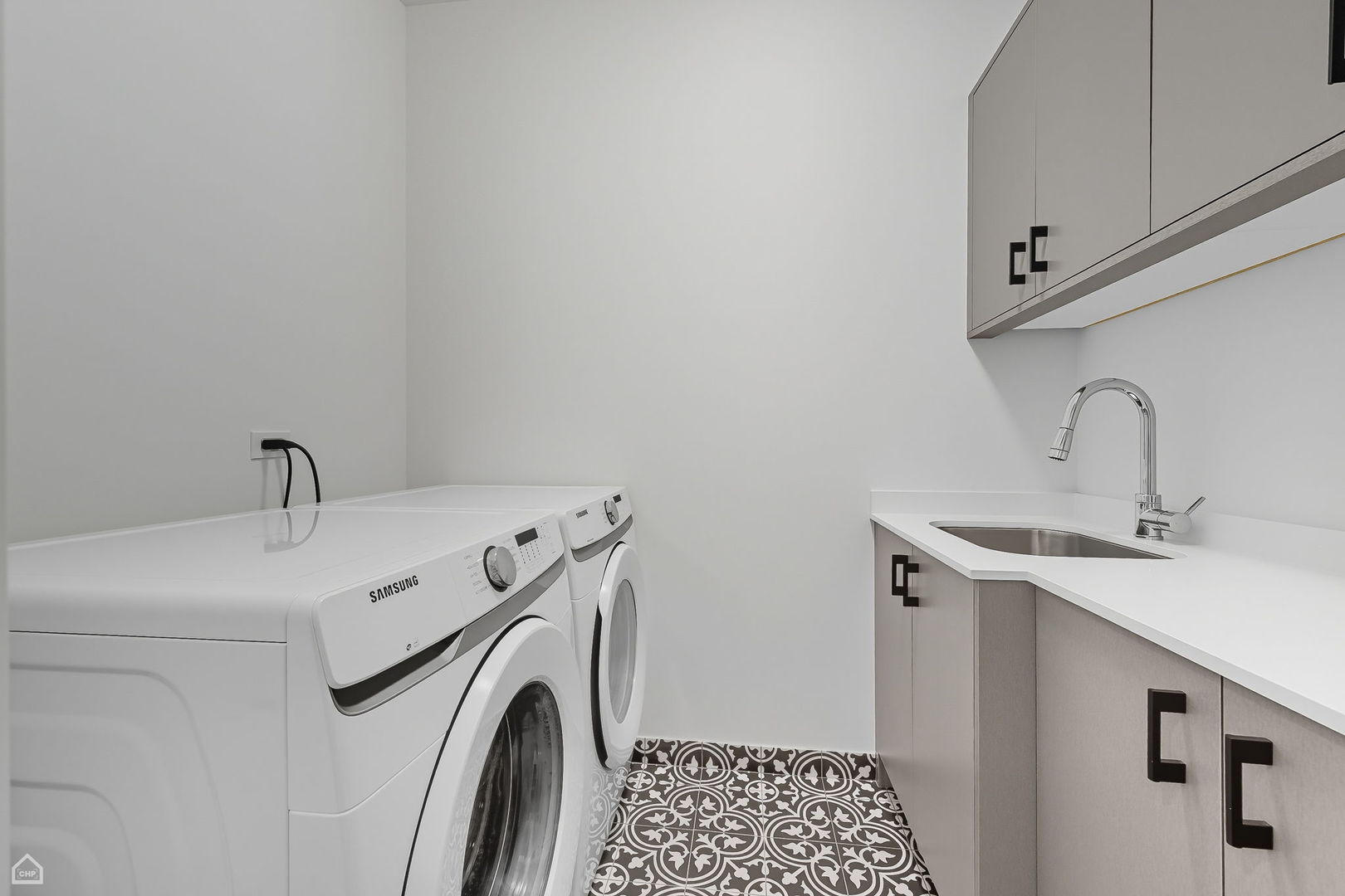 2421 W Belden Avenue