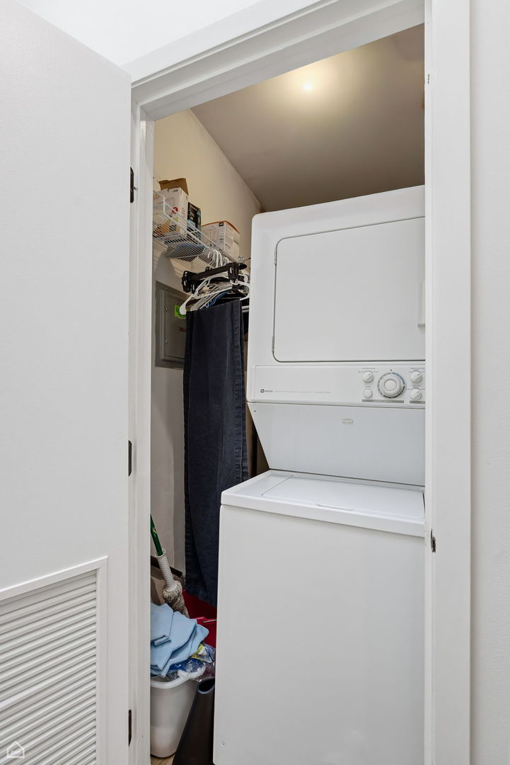 3810 N FREMONT Street Unit: 3