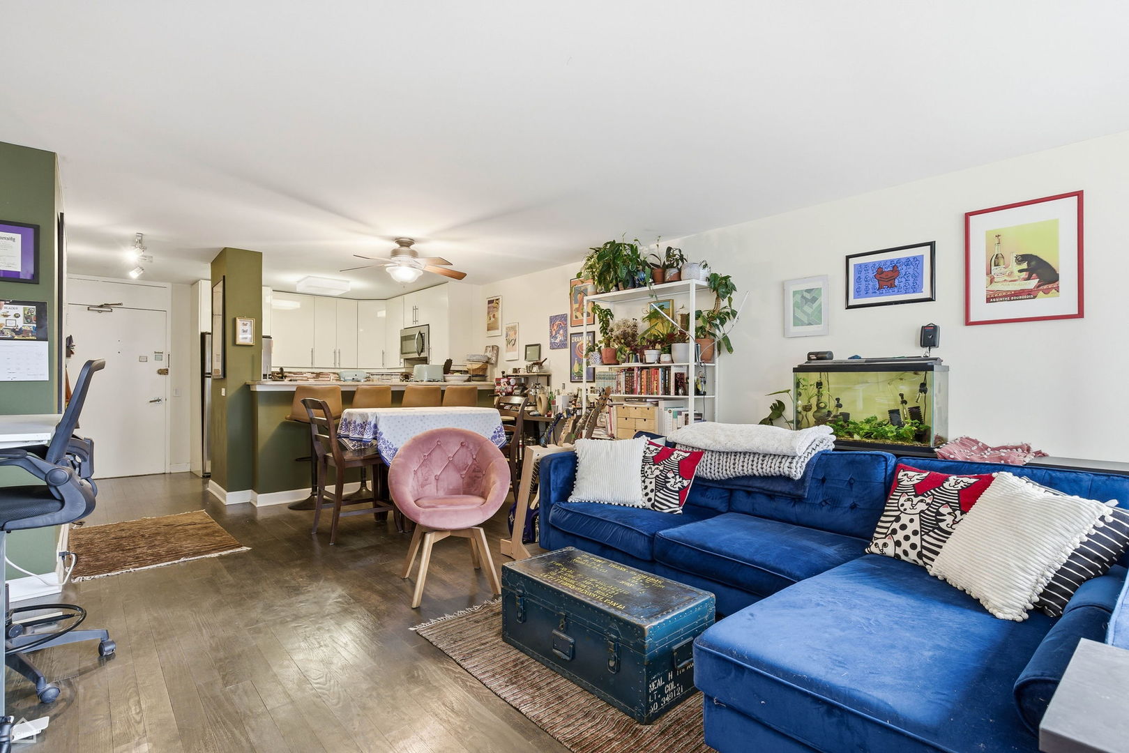 1555 N Sandburg Terrace Unit: 217K