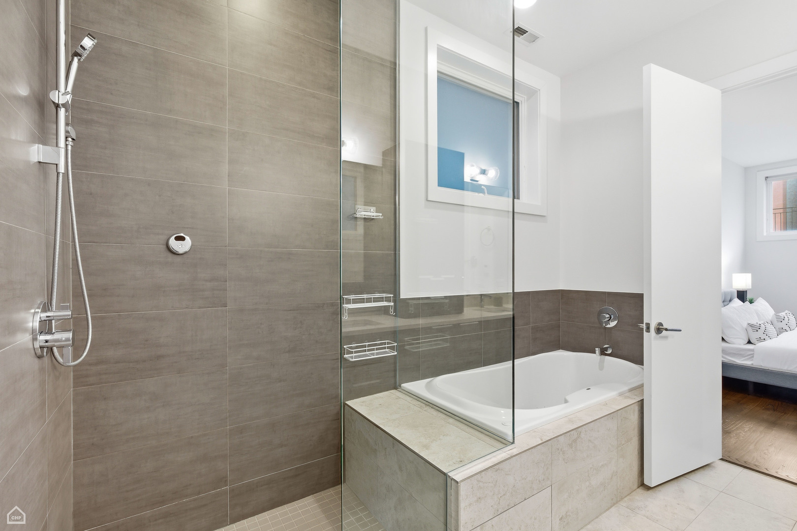 925 N Hermitage Avenue Unit: 1