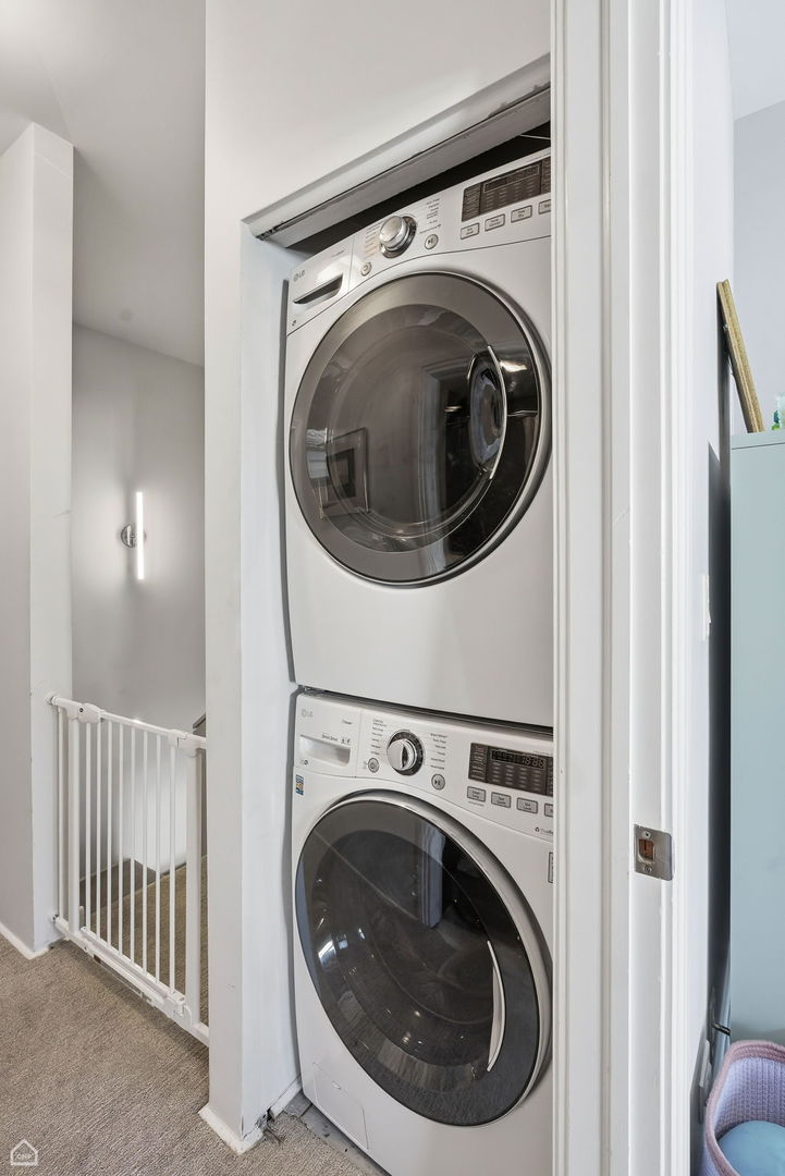 3057 N Clifton Avenue Unit: 2