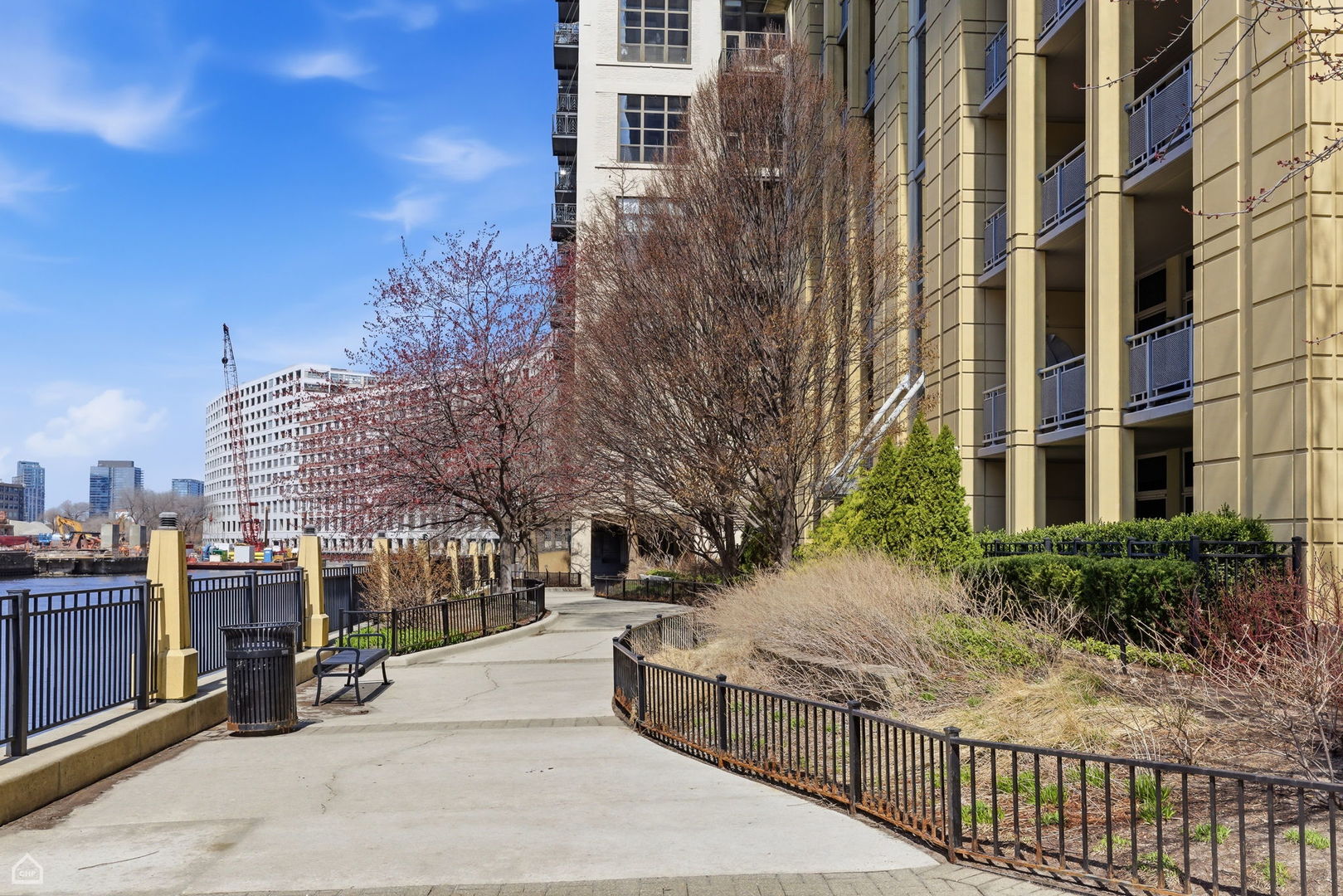 720 N Larrabee Street Unit: 1206