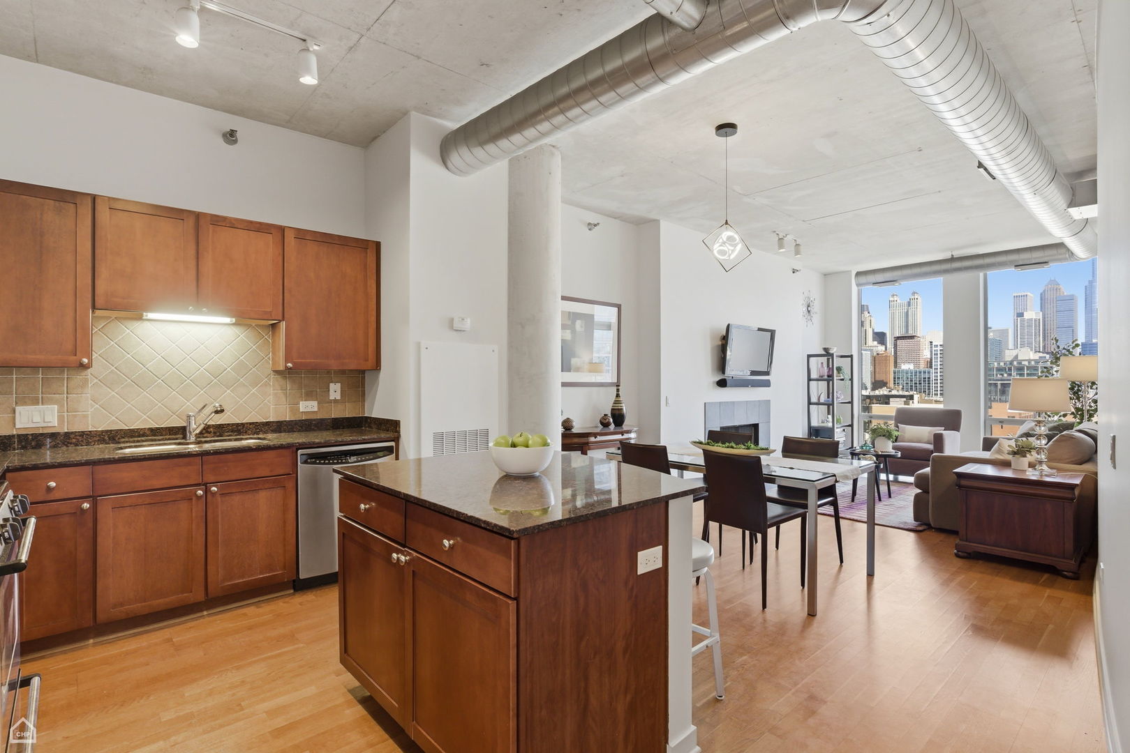 720 N Larrabee Street Unit: 1206