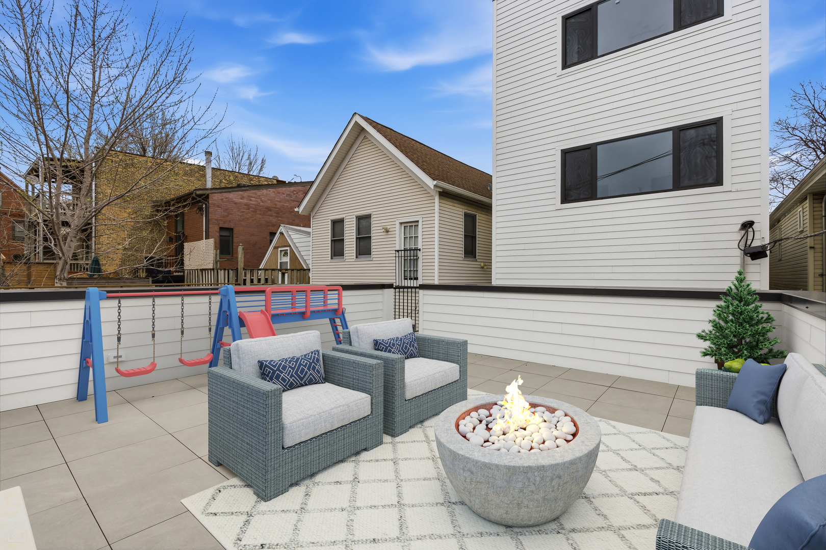 2156 N CLAREMONT Street