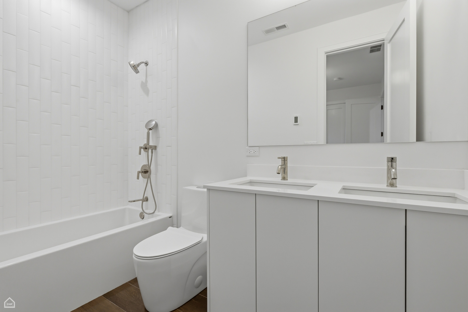 2156 N CLAREMONT Street