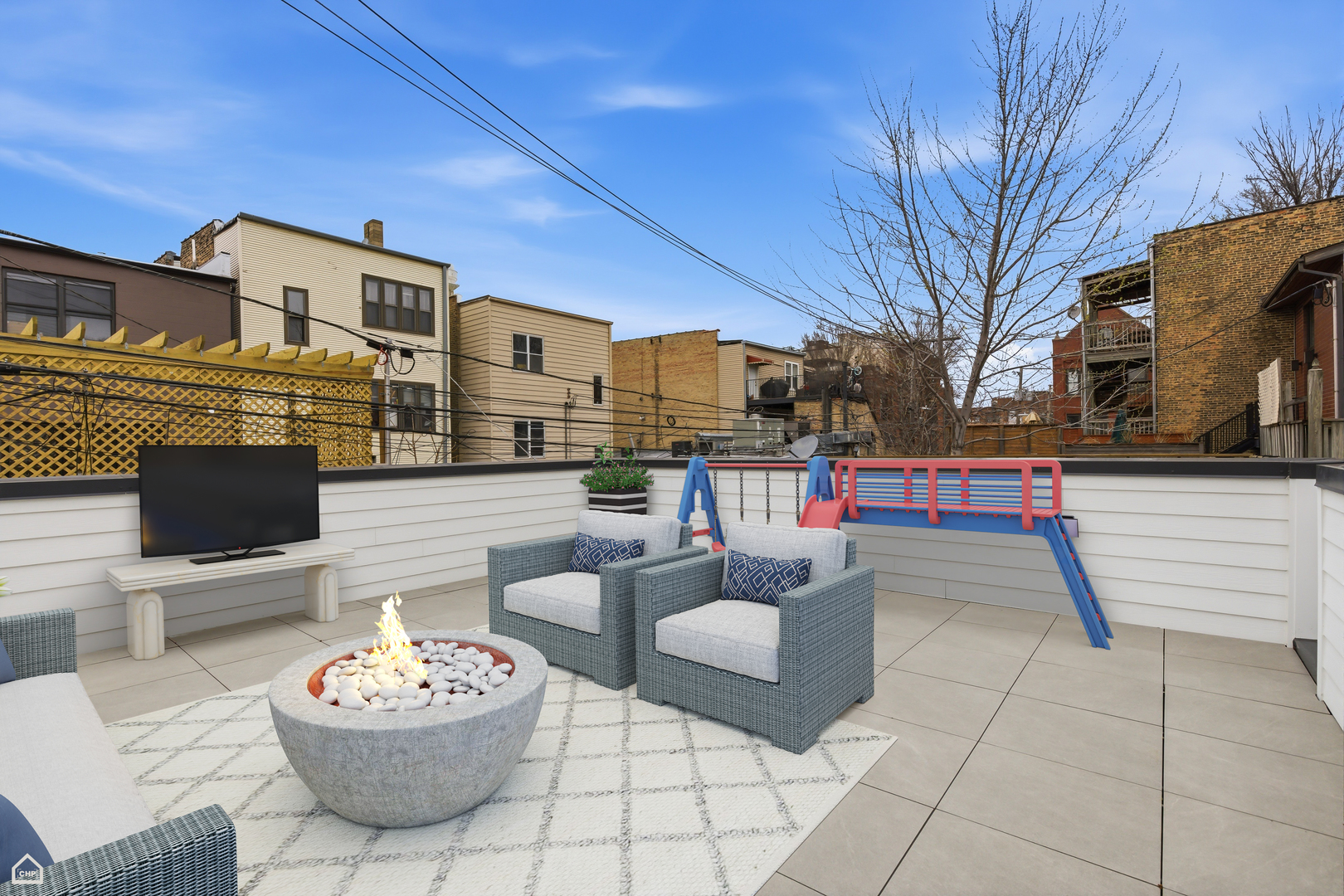 2156 N CLAREMONT Street