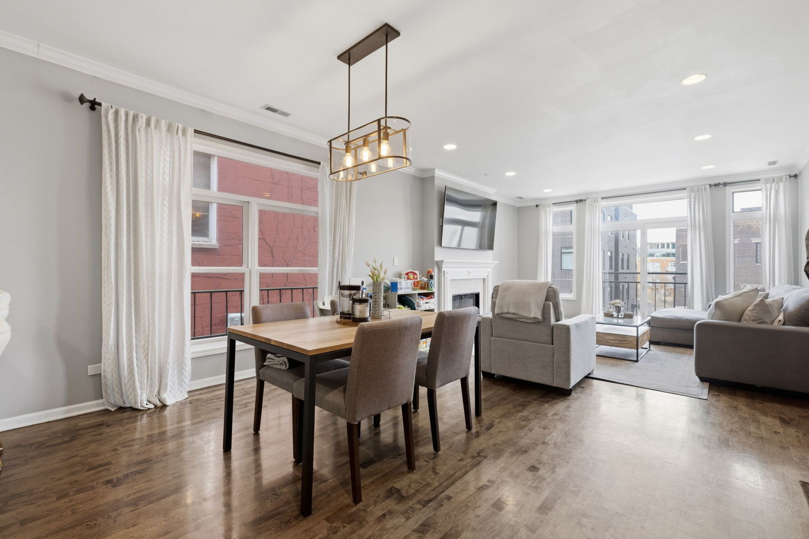 449 N Green Street Unit: 3S