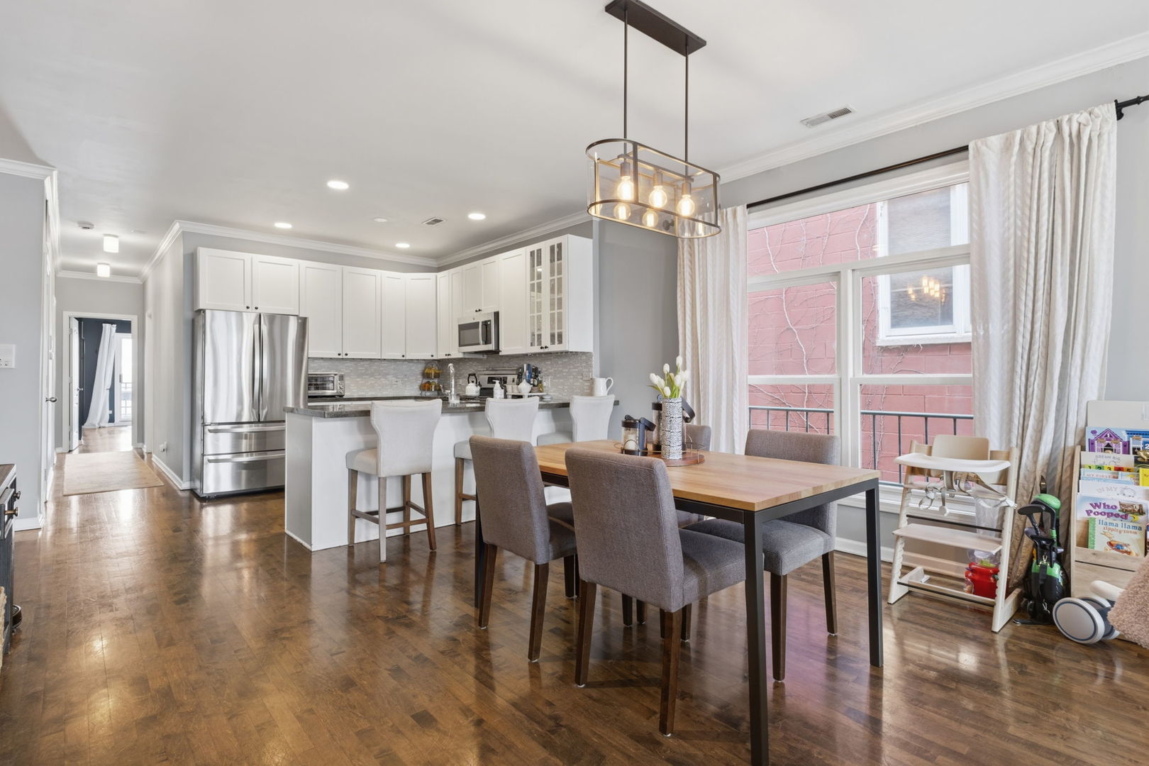 449 N Green Street Unit: 3S