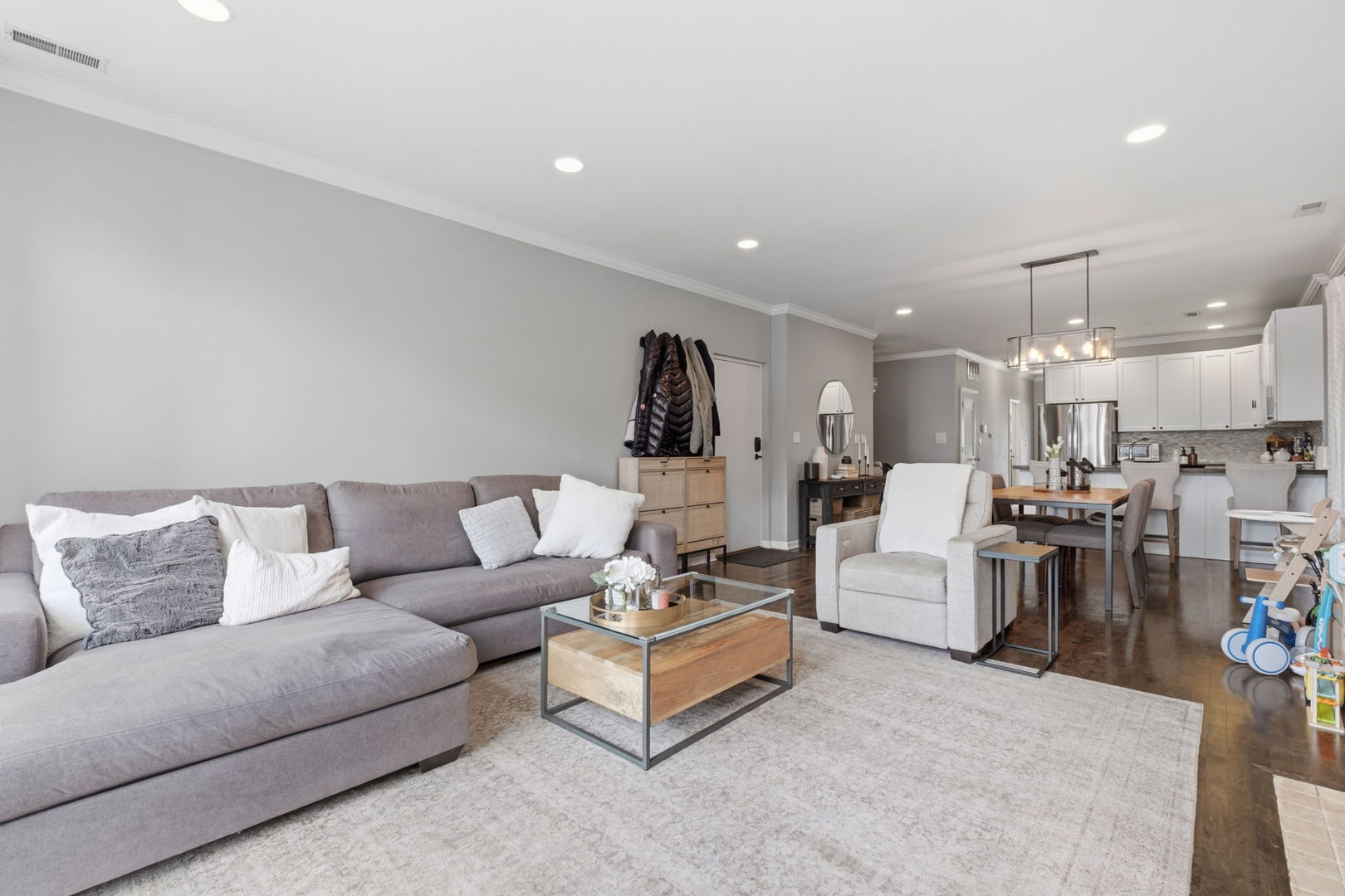 449 N Green Street Unit: 3S