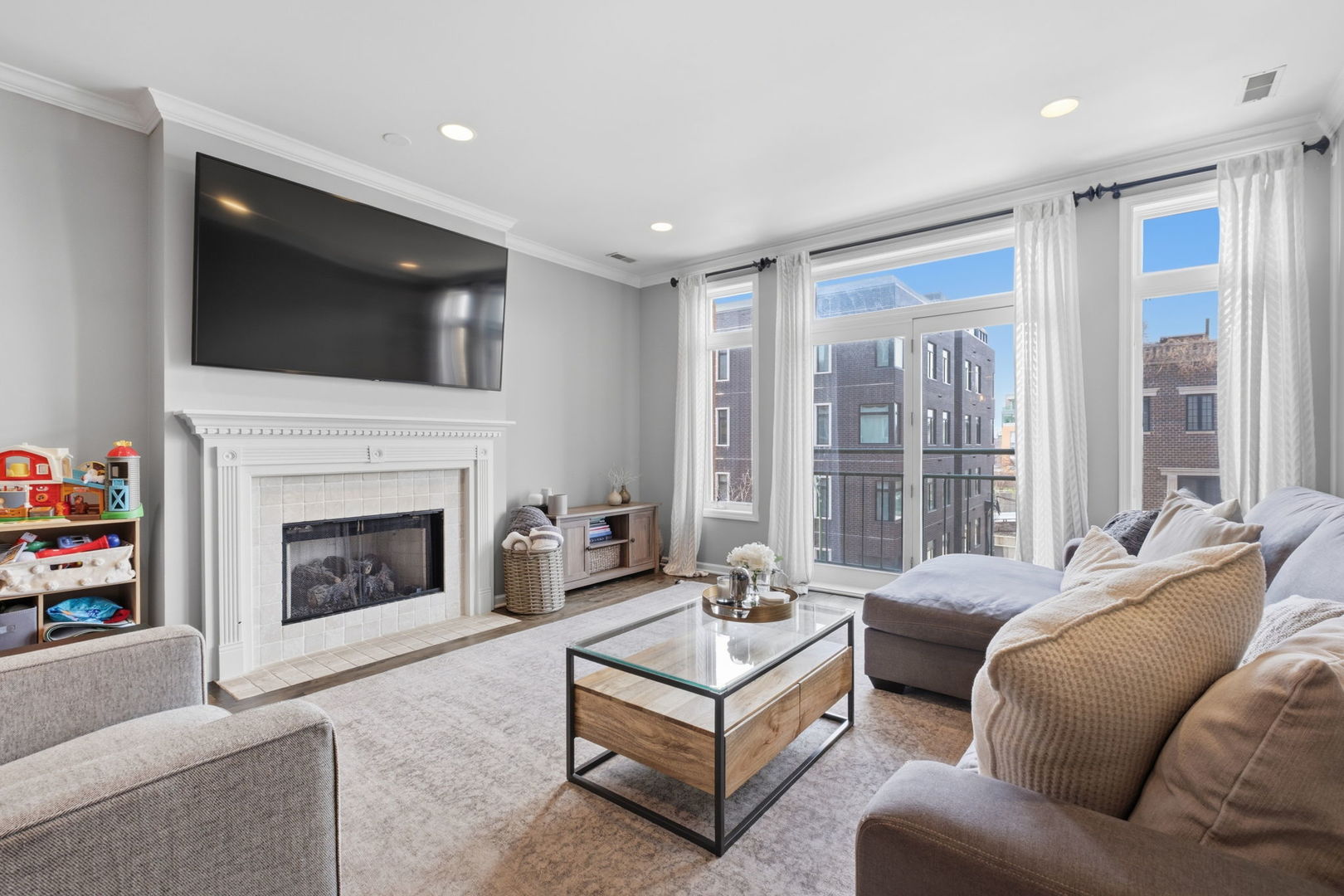 449 N Green Street Unit: 3S