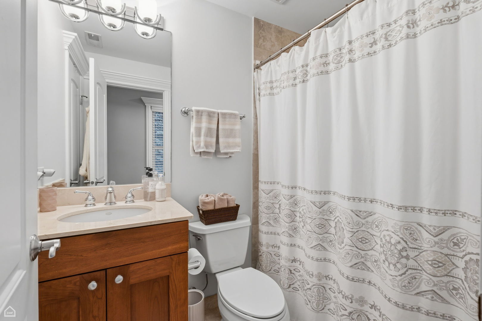 3537 N Reta Avenue Unit: 2