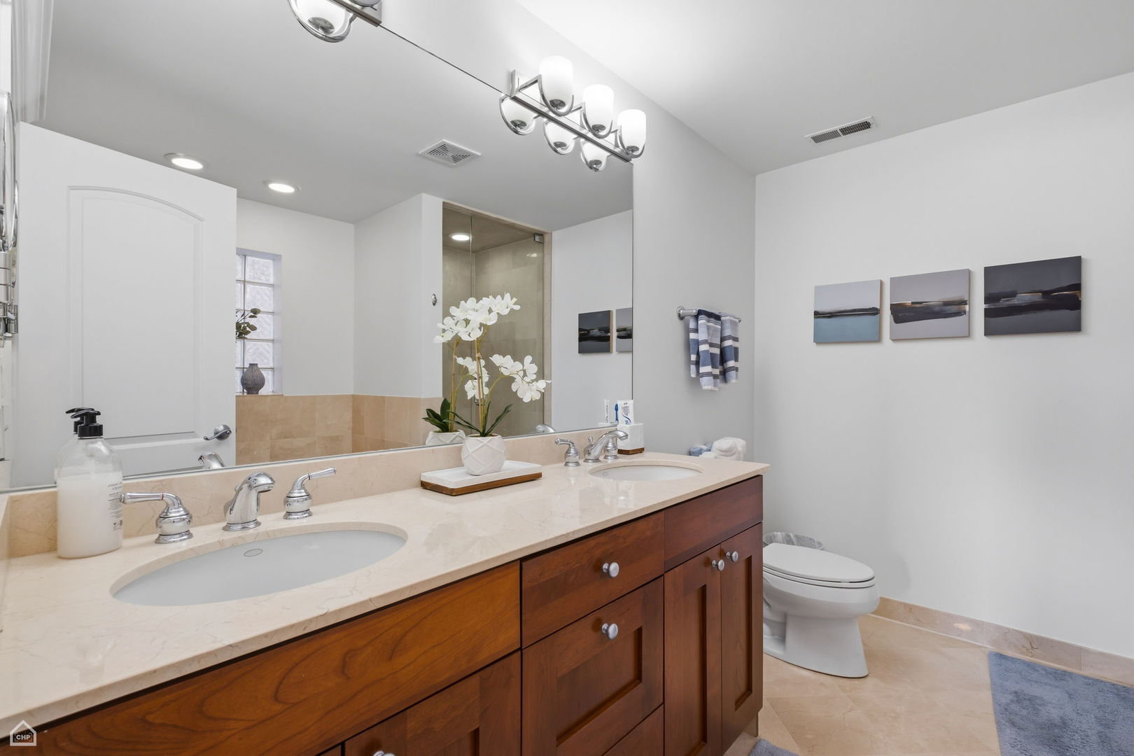 3537 N Reta Avenue Unit: 2