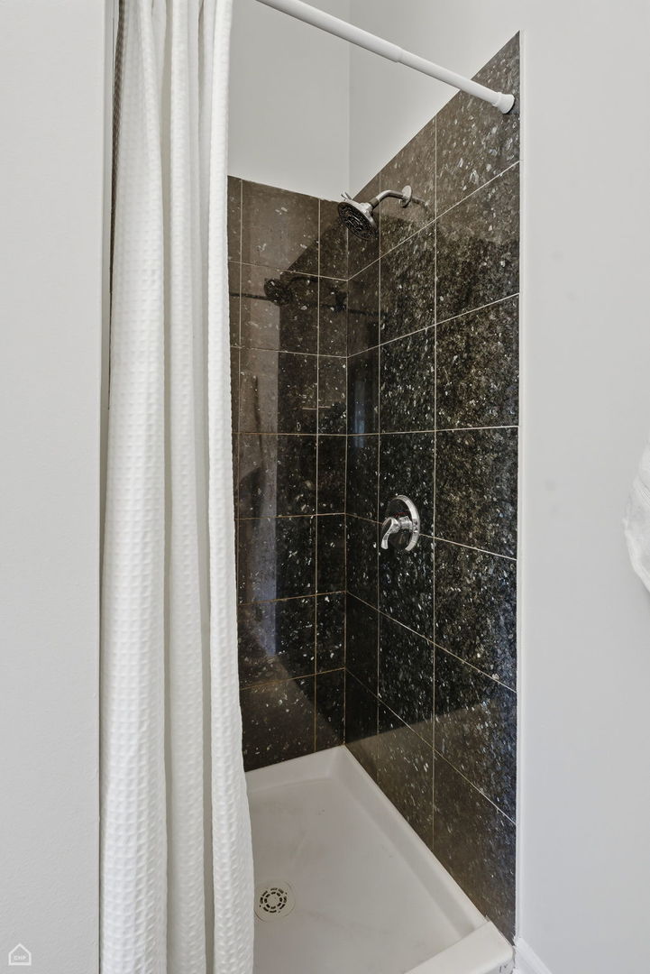 1012 W Diversey Parkway Unit: 3