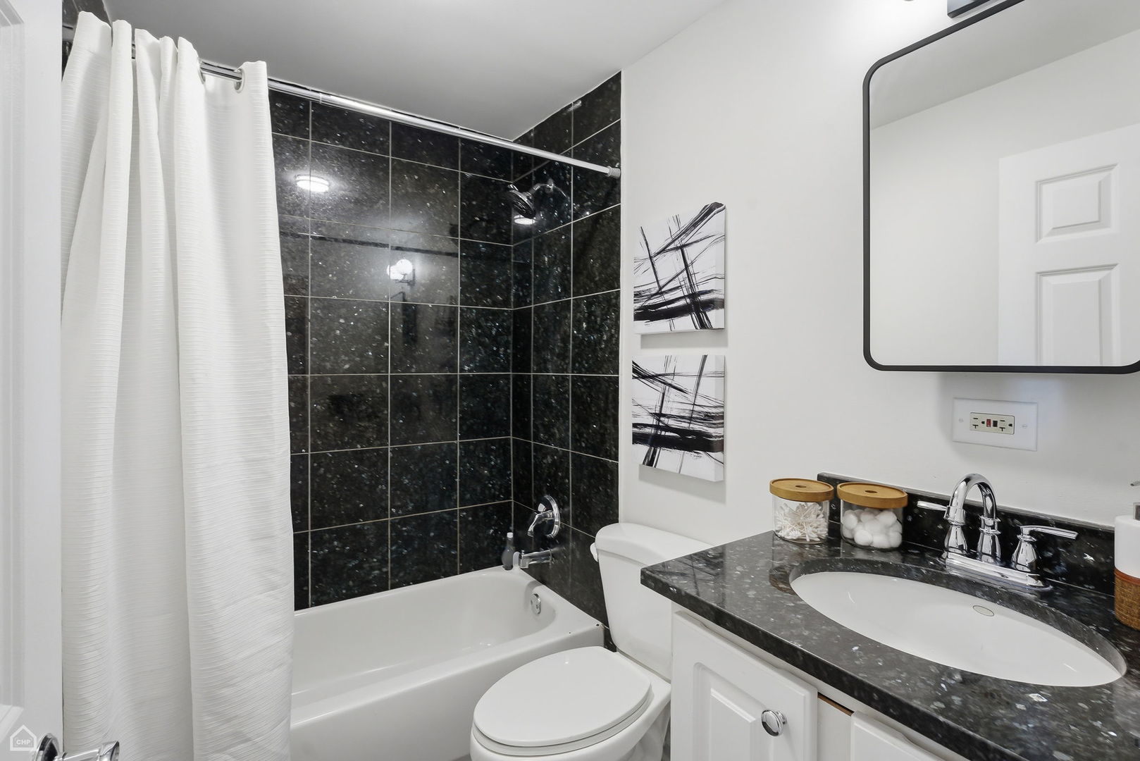 1012 W Diversey Parkway Unit: 3