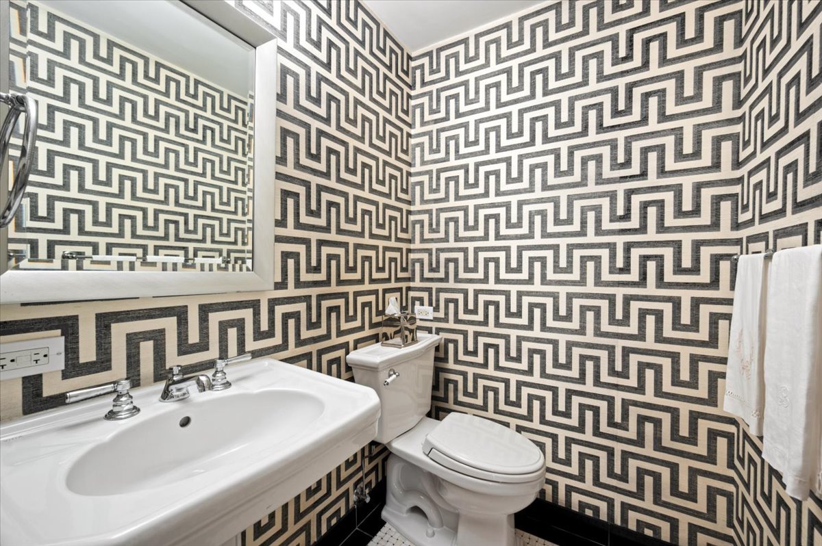 1410 N State Parkway Unit: 23B