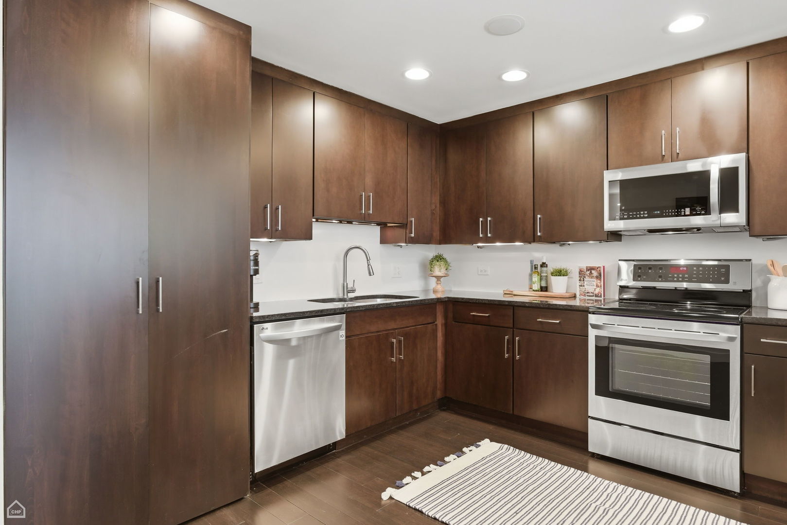 680 N Lake Shore Drive Unit: 1117