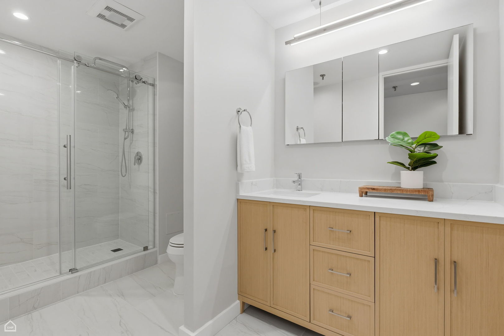 680 N Lake Shore Drive Unit: 1117