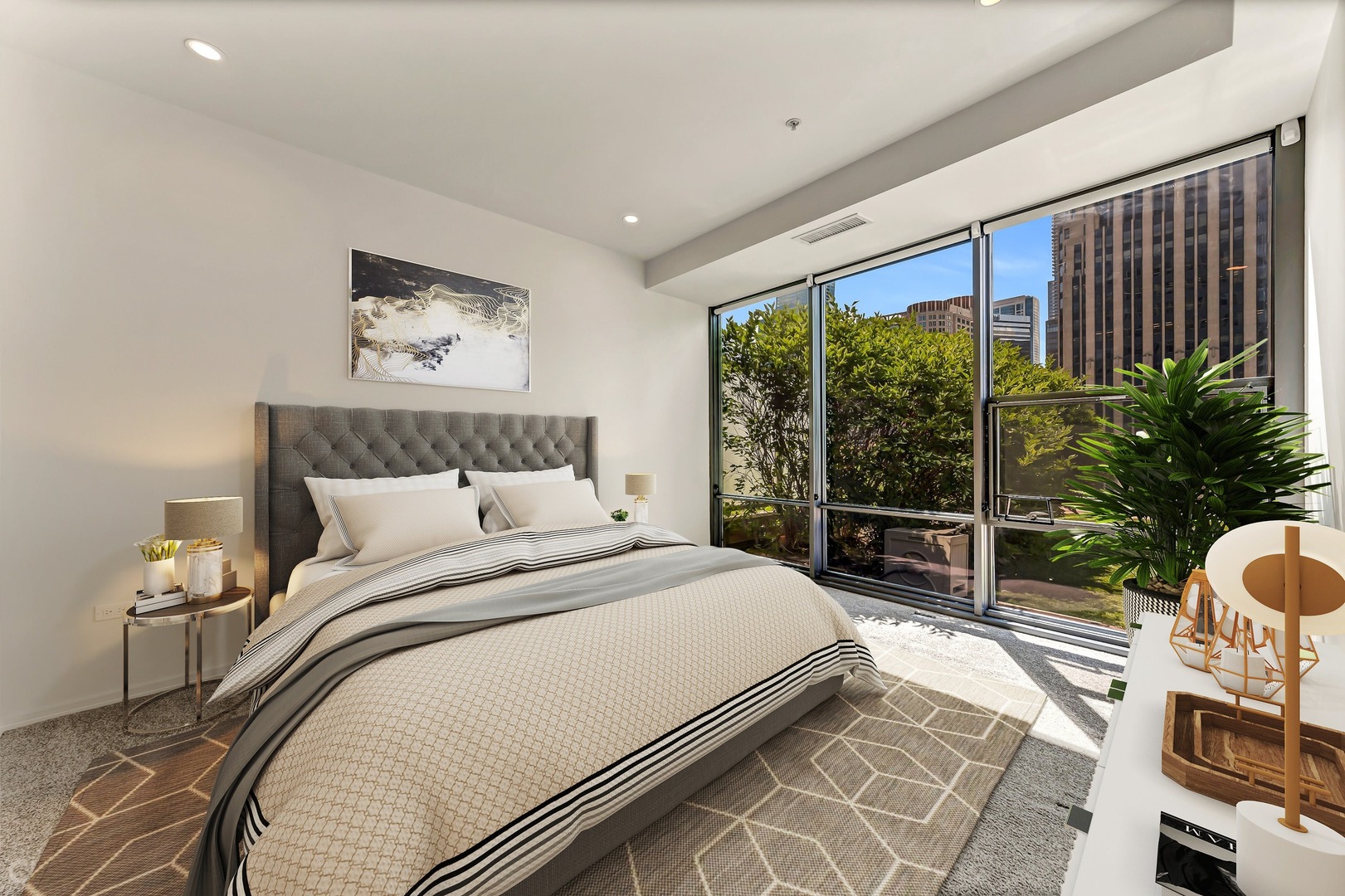 240 E Illinois Street Unit: 1001