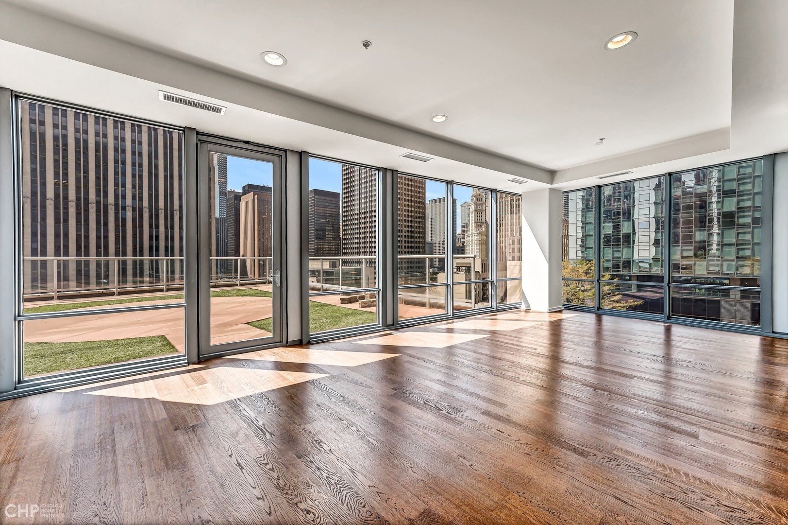 240 E Illinois Street Unit: 1001