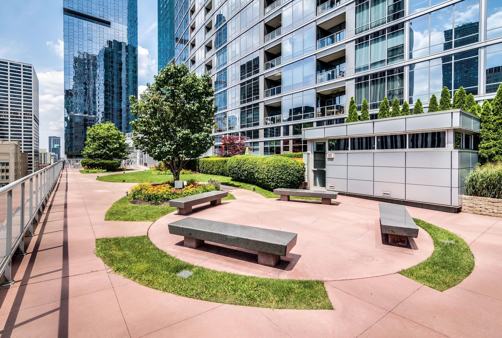 240 E Illinois Street Unit: 1001