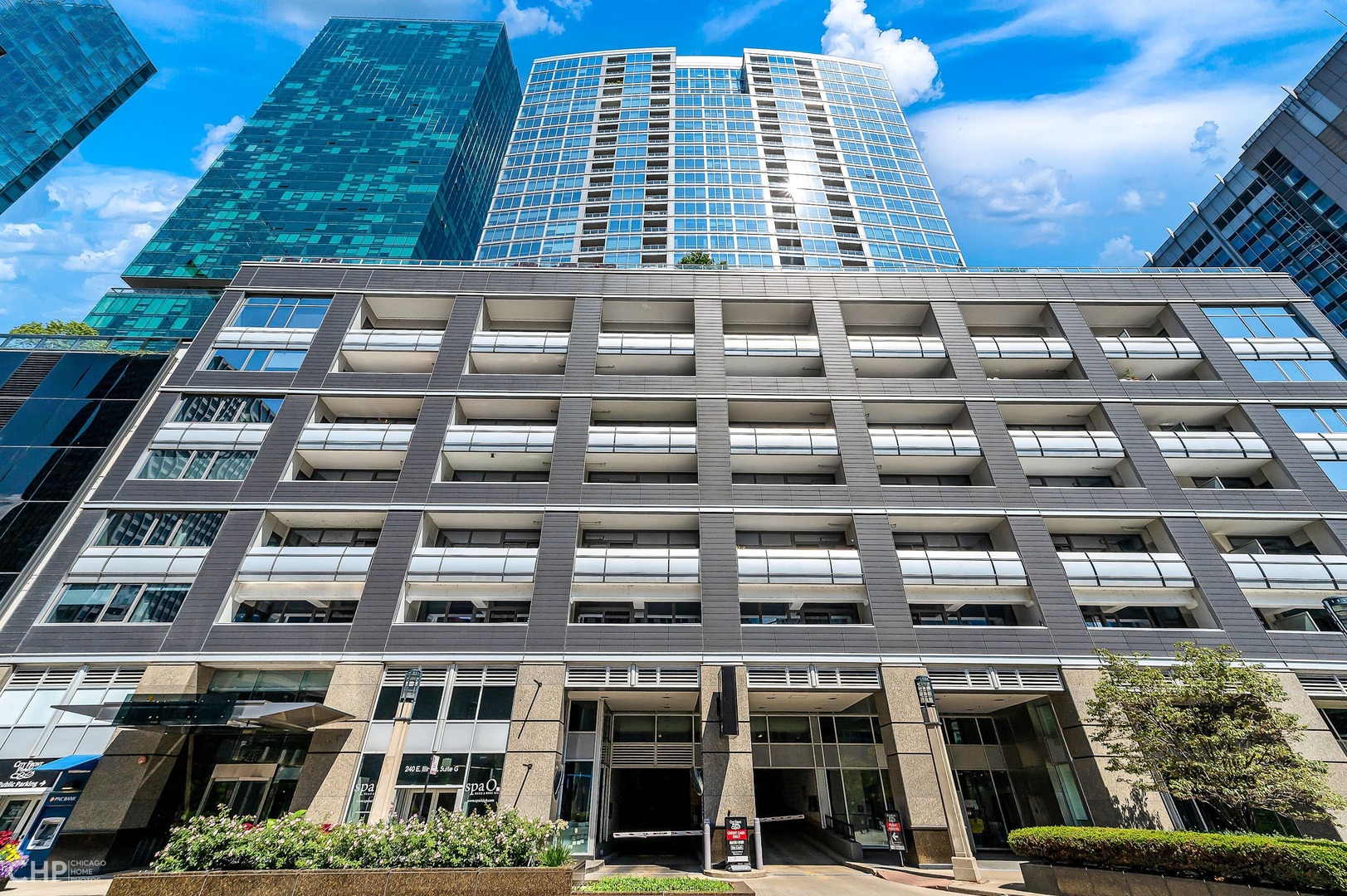 240 E Illinois Street Unit: 1001