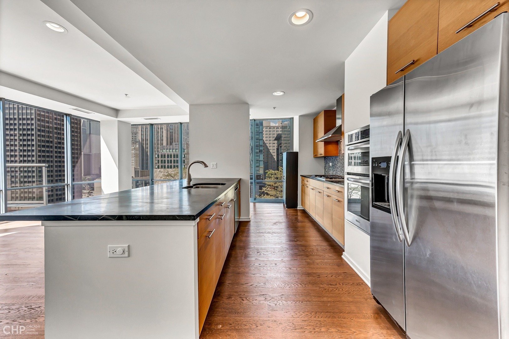 240 E Illinois Street Unit: 1001
