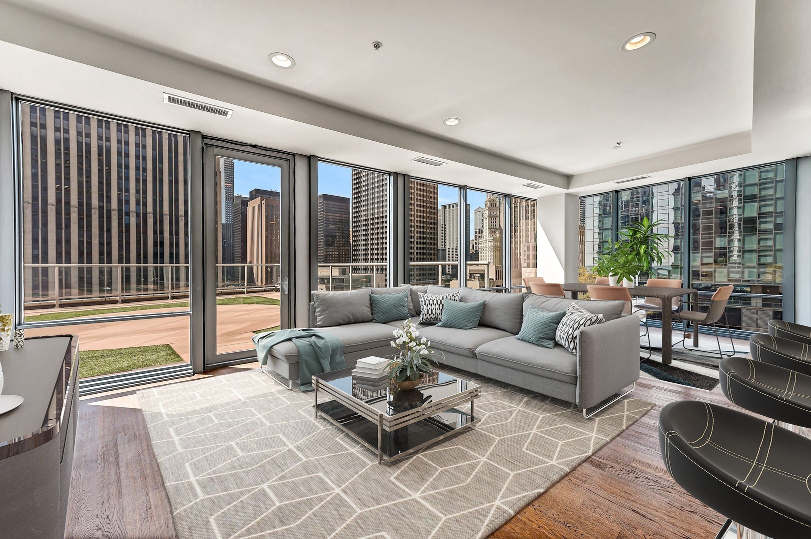 240 E Illinois Street Unit: 1001