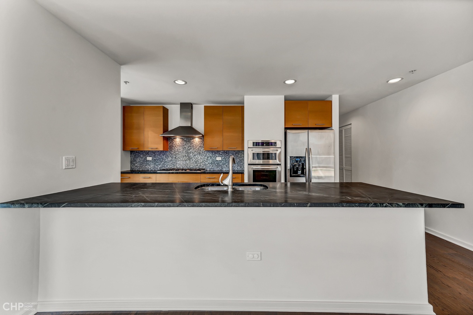 240 E Illinois Street Unit: 1001