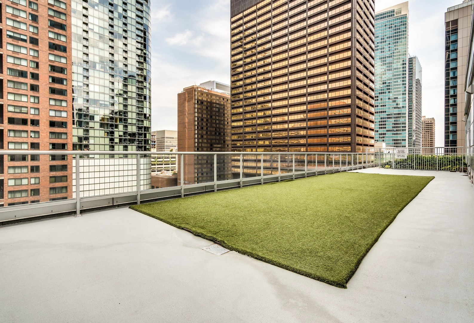 240 E Illinois Street Unit: 1001