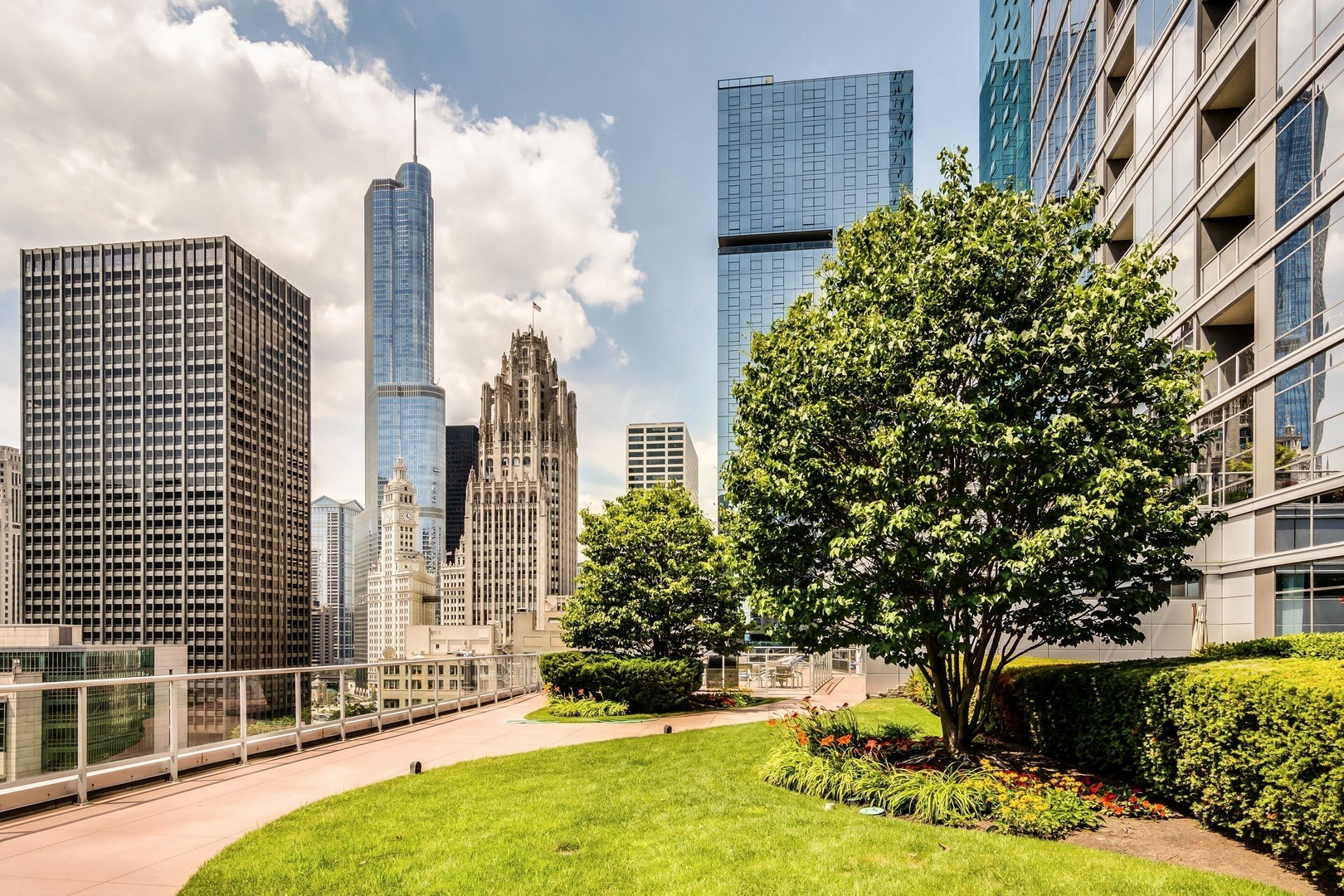 240 E Illinois Street Unit: 1001