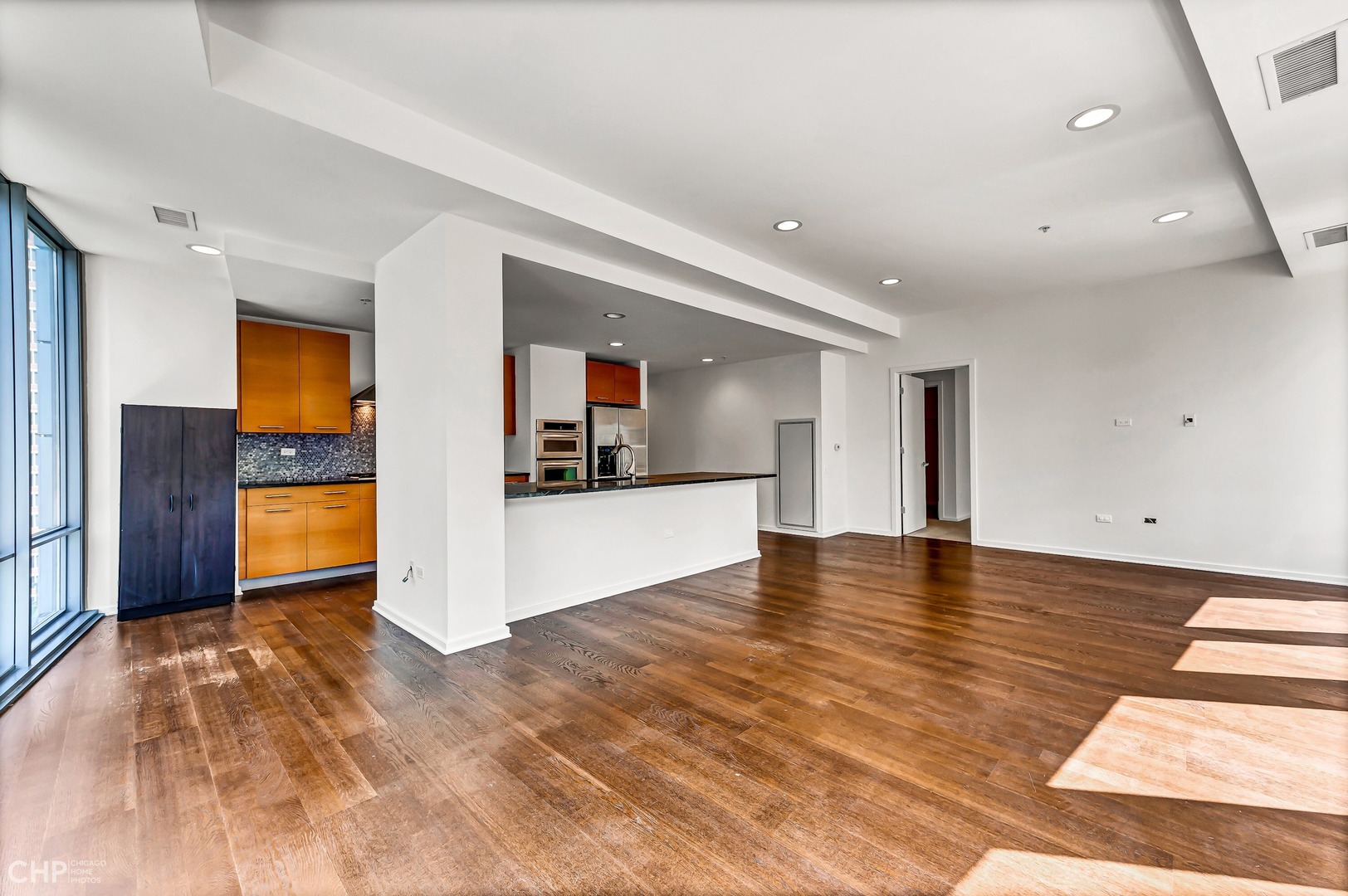 240 E Illinois Street Unit: 1001
