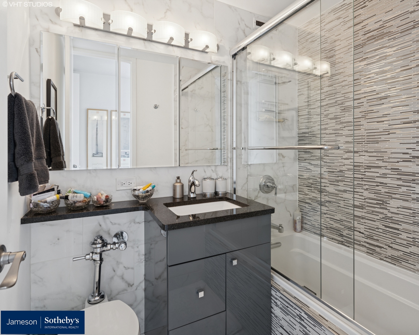 330 W Diversey Parkway Unit: 1907-09