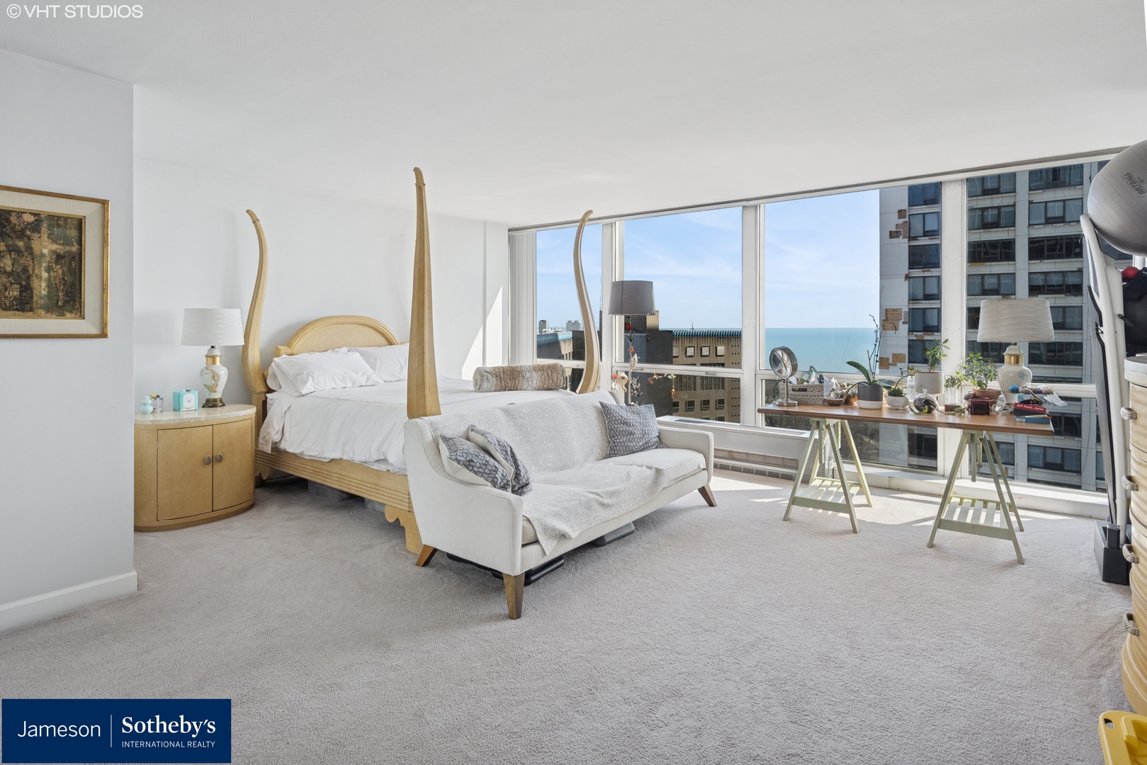 330 W Diversey Parkway Unit: 1907-09
