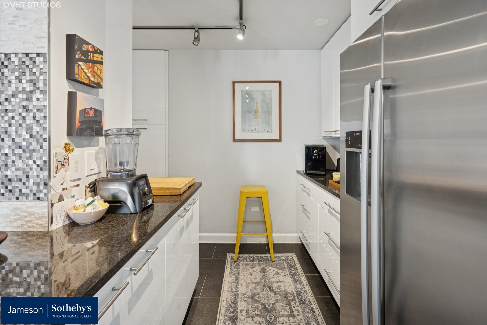330 W Diversey Parkway Unit: 1907-09