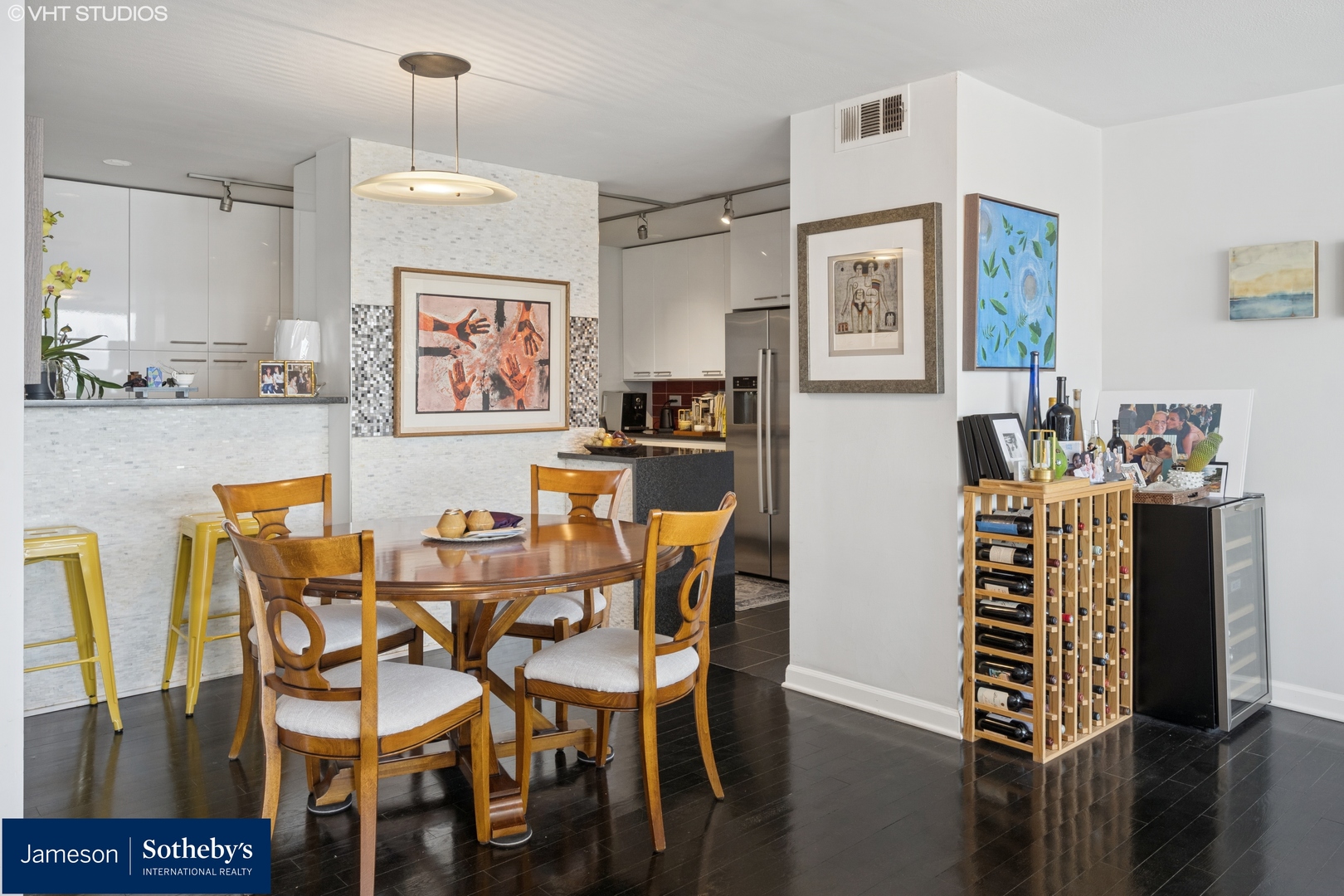 330 W Diversey Parkway Unit: 1907-09
