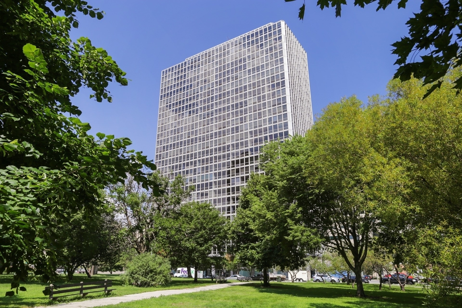 330 W Diversey Parkway Unit: 1907-09