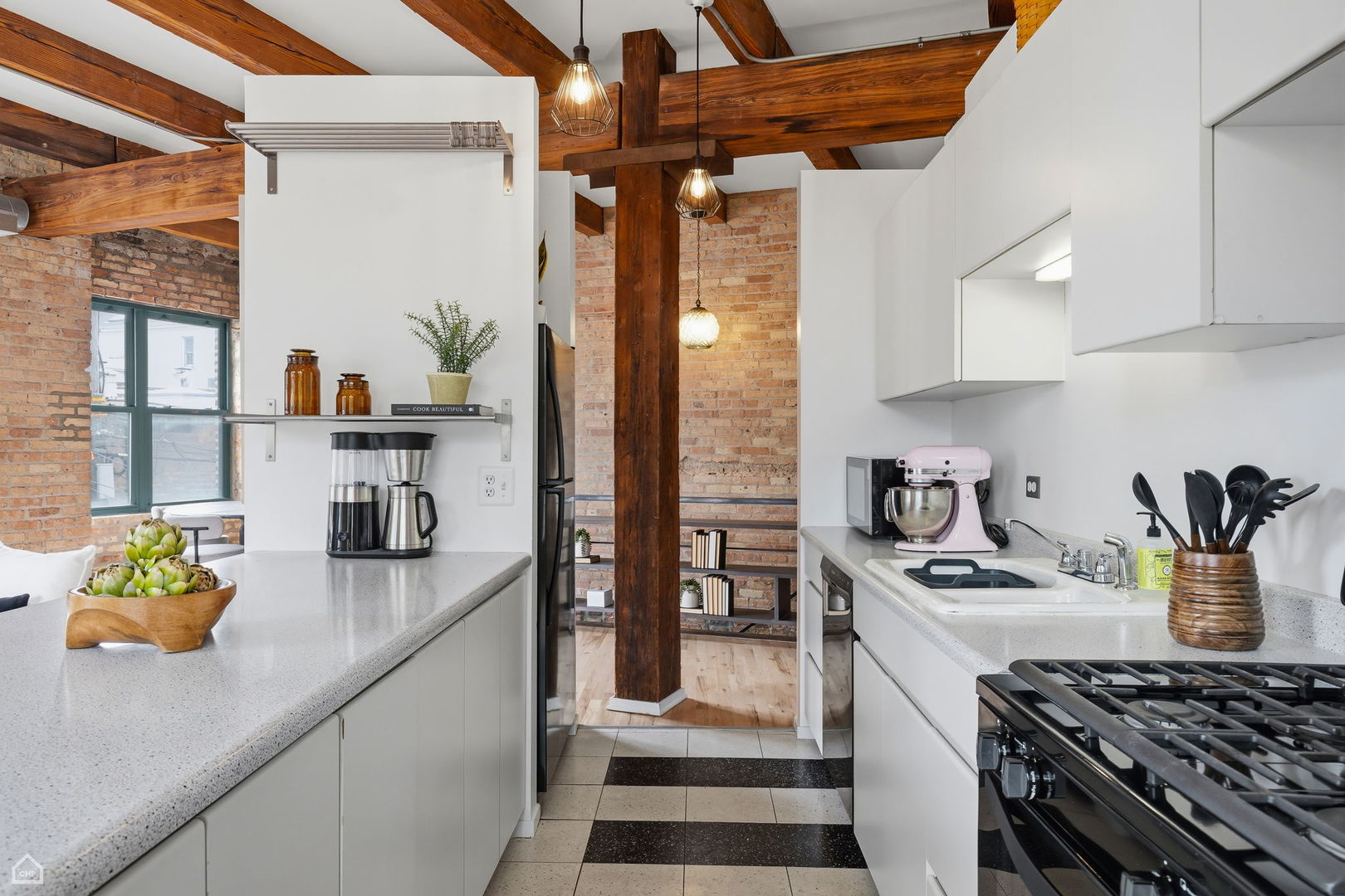 835 N Wood Street Unit: 103-203