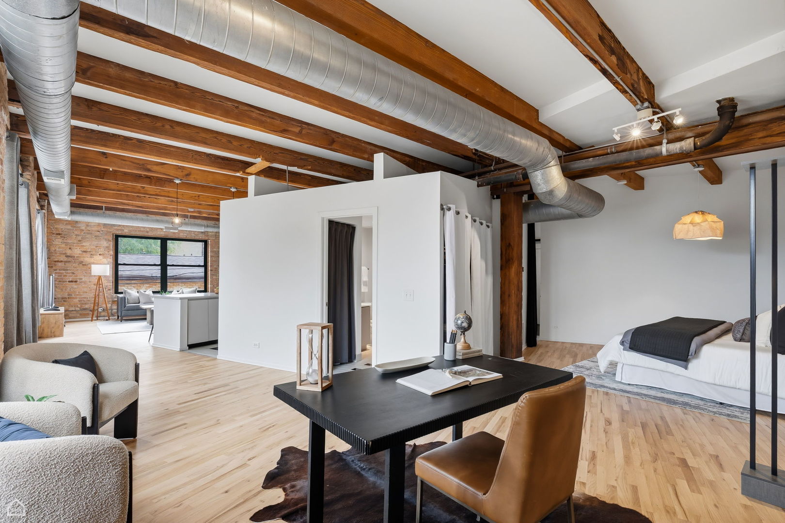 835 N Wood Street Unit: 103-203