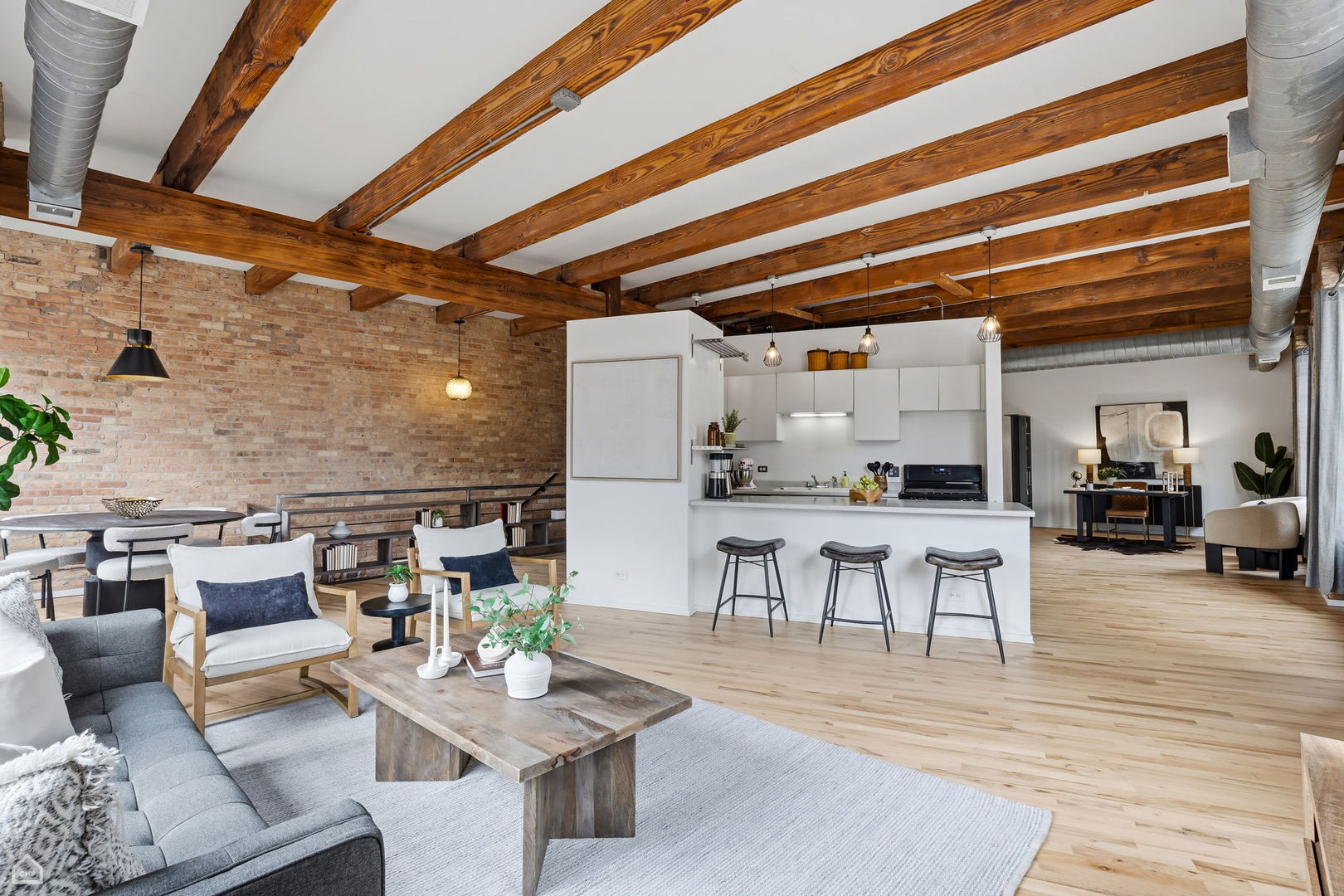 835 N Wood Street Unit: 103-203