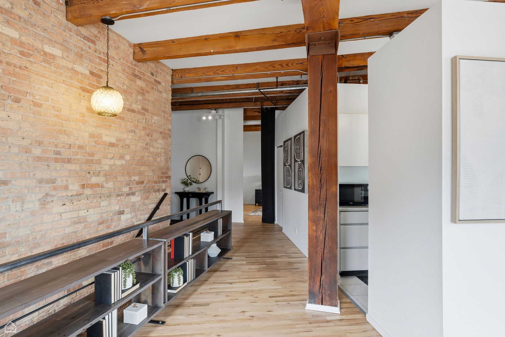 835 N Wood Street Unit: 103-203