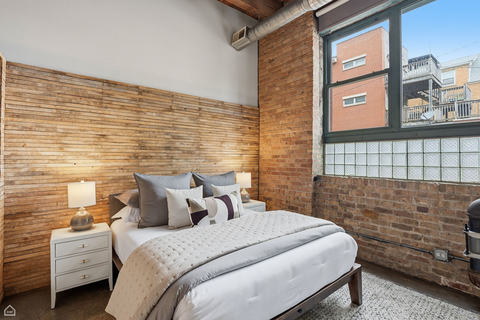 835 N Wood Street Unit: 103-203