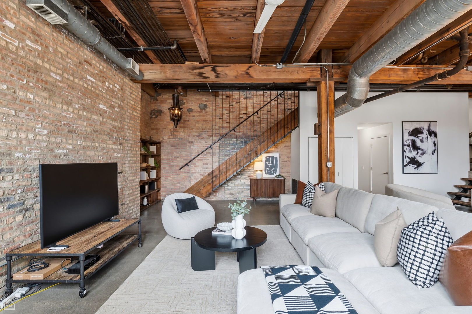 835 N Wood Street Unit: 103-203
