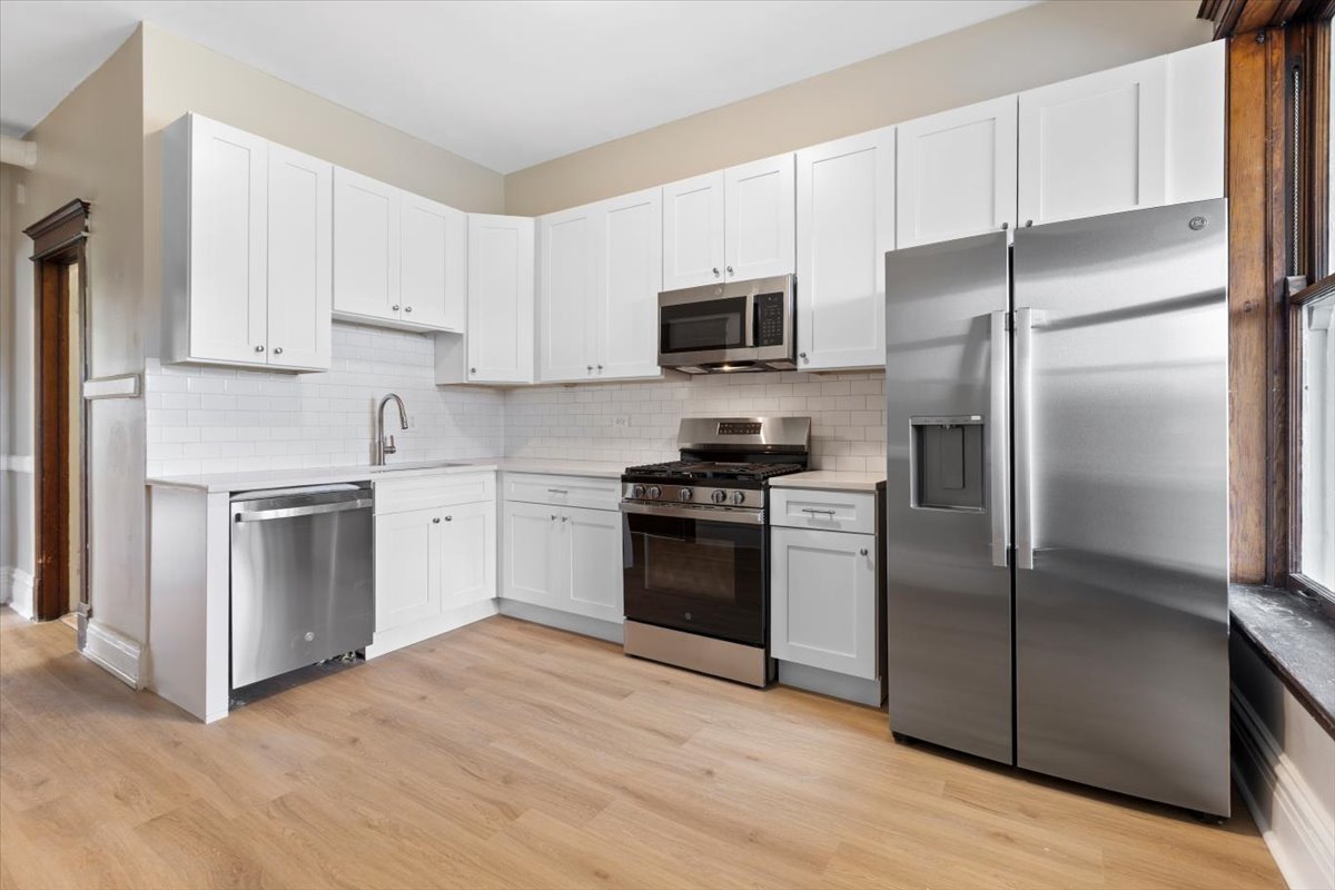 3751 N Clifton Avenue Unit: 2