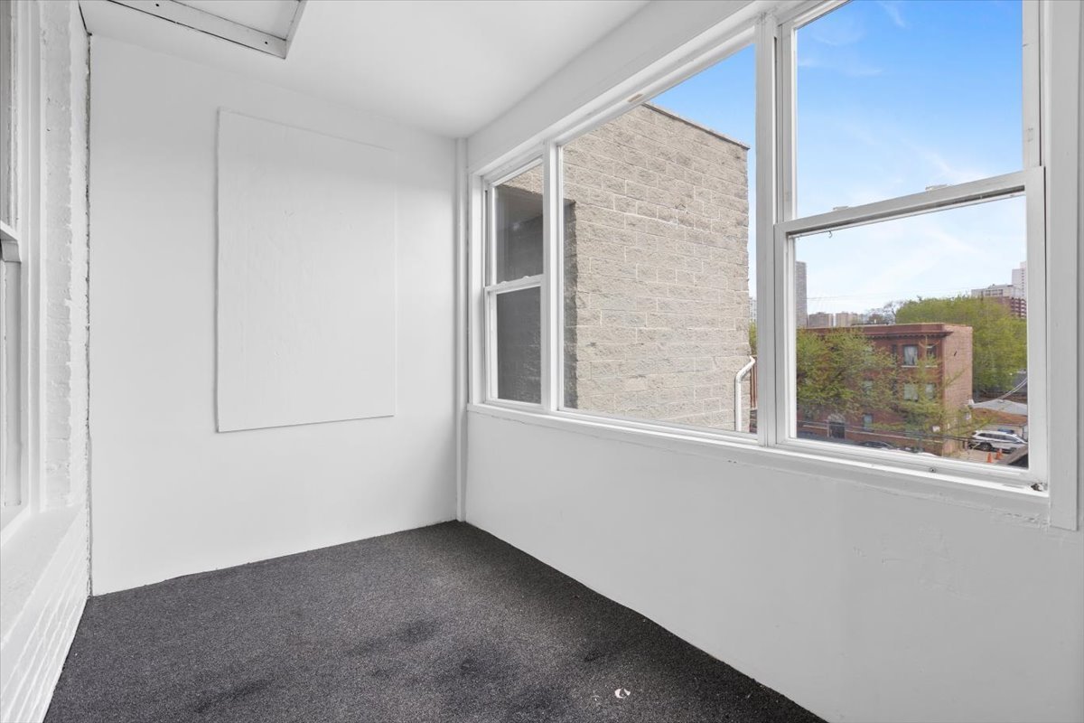 3751 N Clifton Avenue Unit: 2