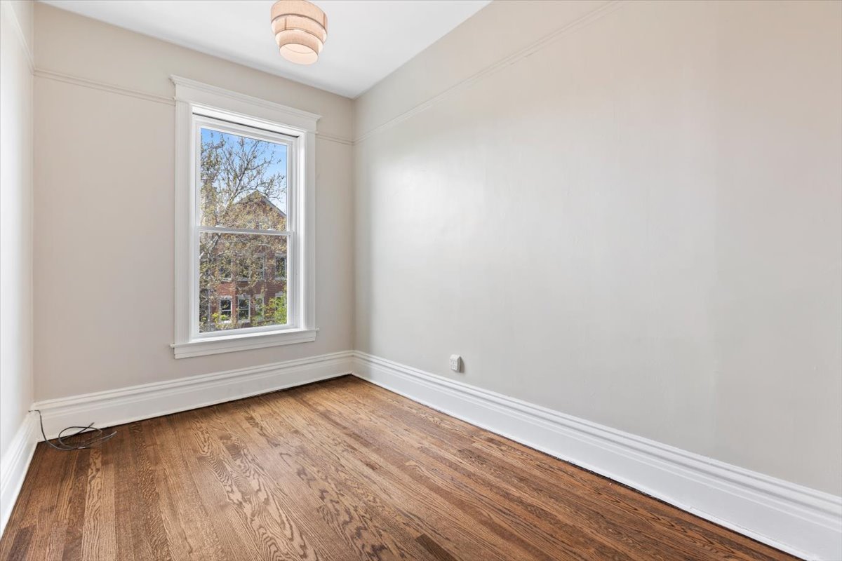 3751 N Clifton Avenue Unit: 2