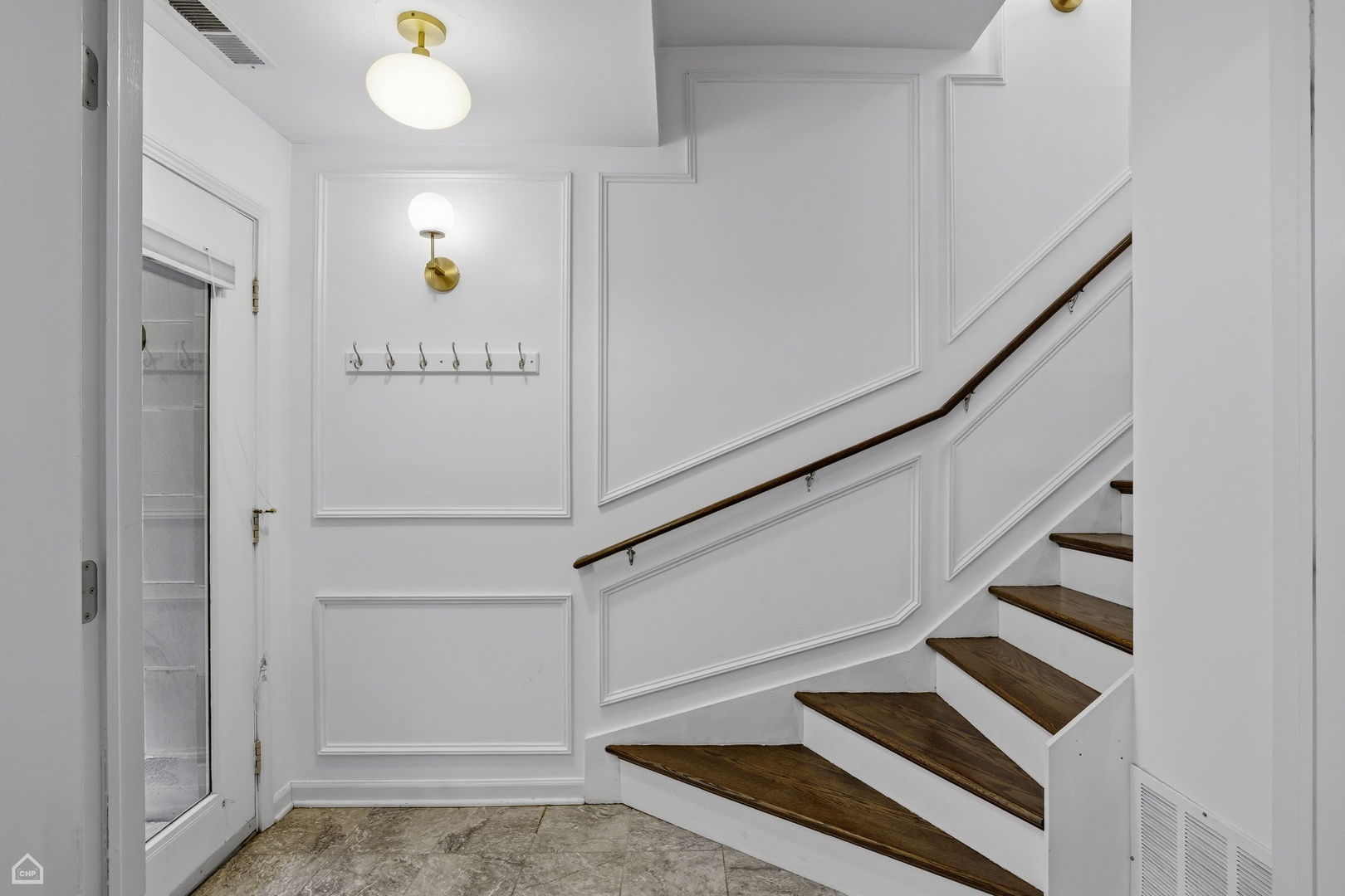 2740 N Wayne Avenue Unit: C